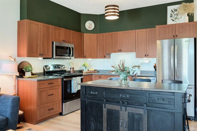 5 of 37 - 383 Wale Rd 303, Colwood, BC