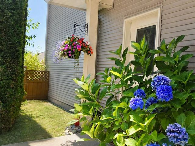 3 of 23 - 2153 Ridgemont Pl 104, Nanaimo, BC