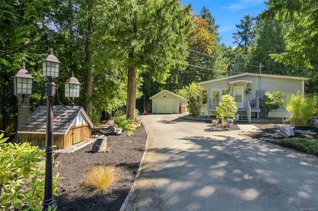 2 of 43 - 1115 Symons Cres, Qualicum Beach, BC