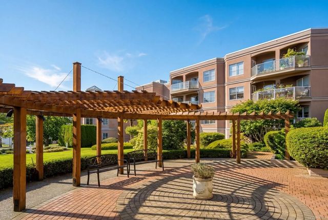 2 of 27 - 405 Quebec St 215, Victoria, BC