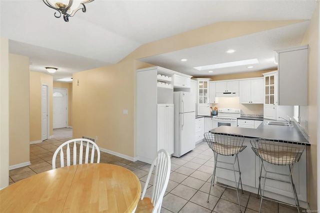 4 of 49 - 821 Shorewood Dr, Parksville, BC