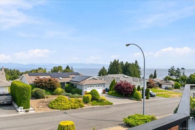3 of 51 - 813 Athena Pl, Nanaimo, BC