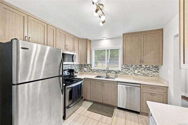 5 of 42 - 195 Atkins Rd, View Royal, BC