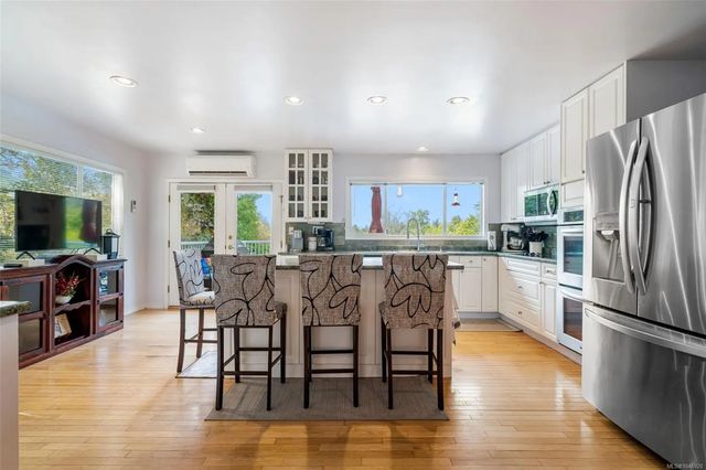 4 of 29 - 9168 West Saanich Rd, North Saanich, BC