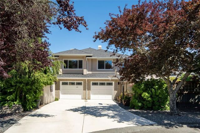 3 of 66 - 4596 Bonnieview Pl, Saanich, BC