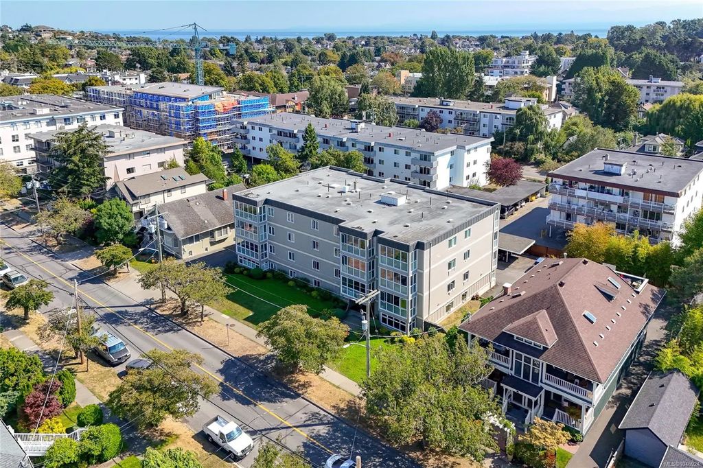 1035 Southgate St 203, Victoria
