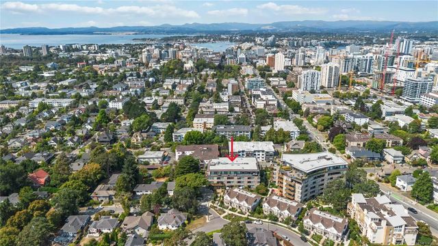 3 of 72 - 1018 Pentrelew Pl 303, Victoria, BC