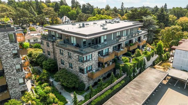4 of 72 - 1018 Pentrelew Pl 303, Victoria, BC