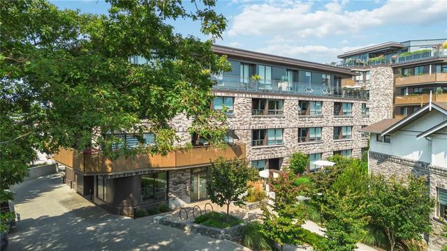 5 of 72 - 1018 Pentrelew Pl 303, Victoria, BC