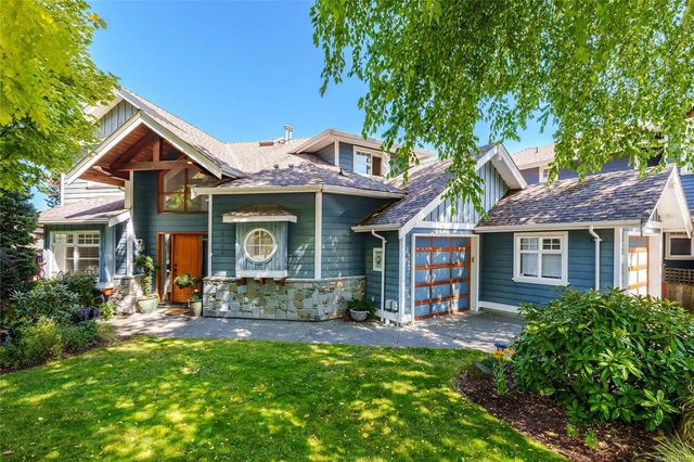 2 of 99 - 6002 Icarus Dr, Nanaimo, BC