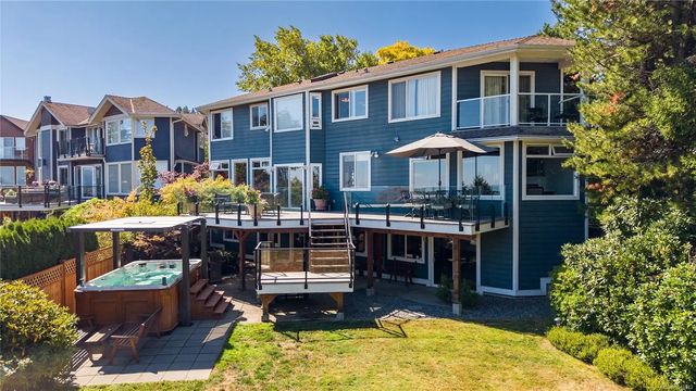 3 of 99 - 6002 Icarus Dr, Nanaimo, BC