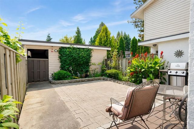 2 of 30 - 610 Mckenzie Ave 27, Saanich, BC