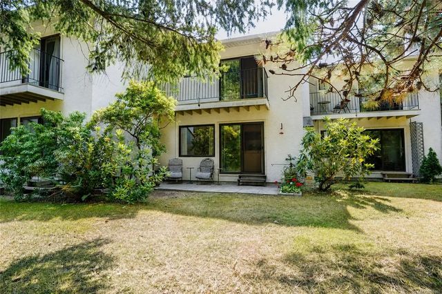 4 of 30 - 610 Mckenzie Ave 27, Saanich, BC