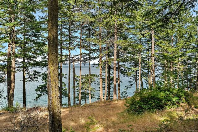 3 of 22 - 1324 Greenleaf Lane, Sidney Island, BC
