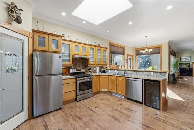3 of 61 - 1205 Spider Lake Rd, Qualicum Beach, BC