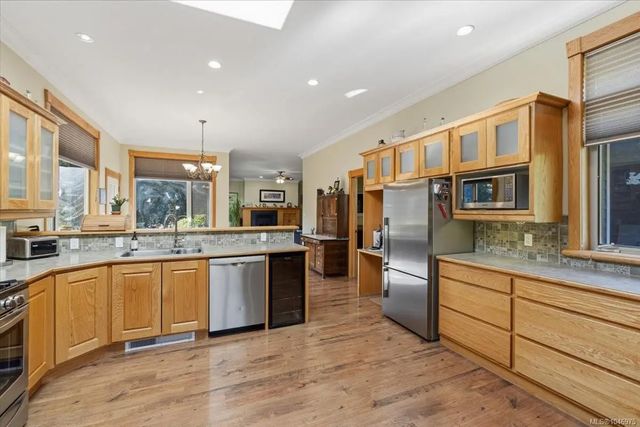 4 of 61 - 1205 Spider Lake Rd, Qualicum Beach, BC