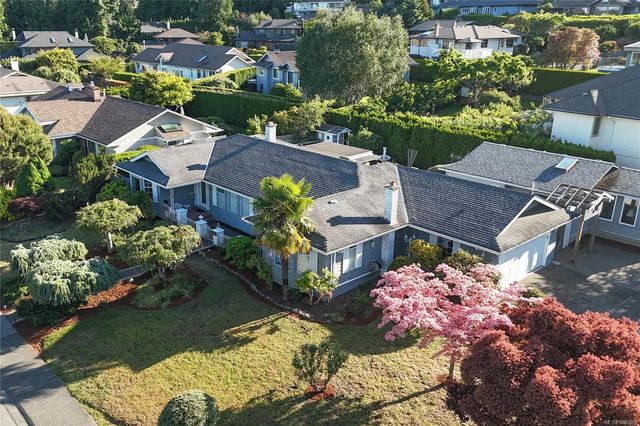 2 of 77 - 4878 Sea Ridge Dr, Saanich, BC