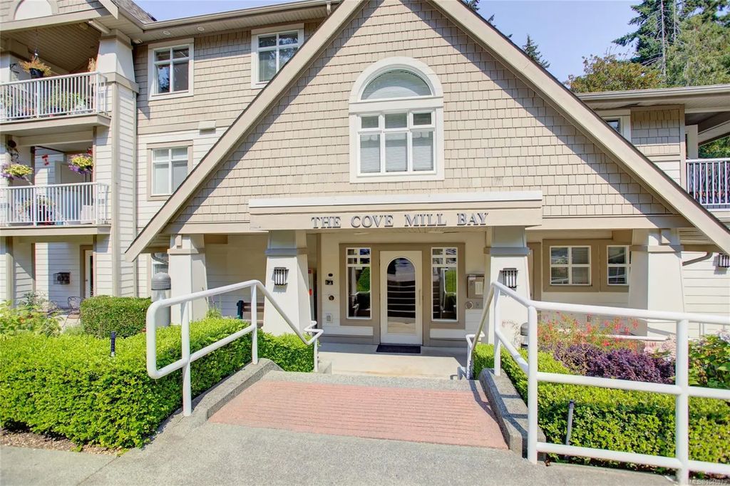 2777 Barry Rd 207, Mill Bay