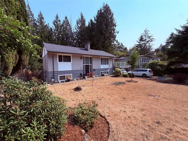 3 of 46 - 3374 Uplands Dr, Nanaimo, BC