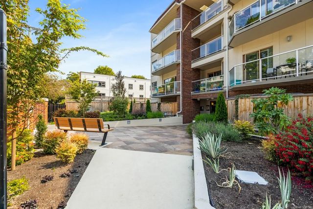 3 of 47 - 945 Mcclure St 203, Victoria, BC