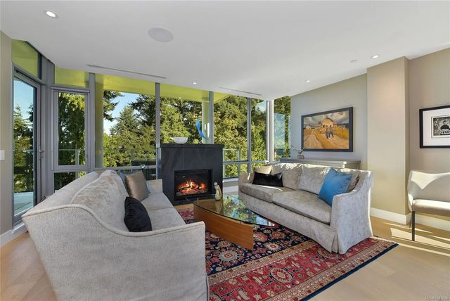 4 of 79 - 5388 Hill Rise Terr 506, Saanich, BC