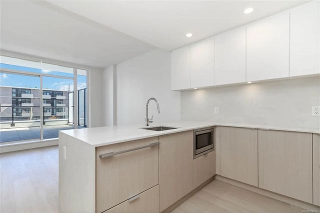 4 of 29 - 1100 Yates St 303, Victoria, BC