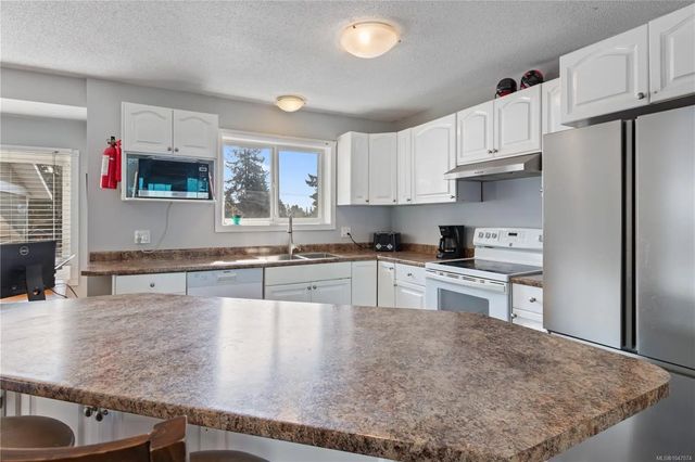 5 of 51 - 3400 Departure Bay Rd, Nanaimo, BC