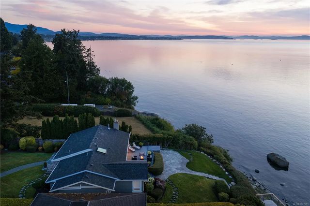 2 of 56 - 8585 Lochside Dr, North Saanich, BC