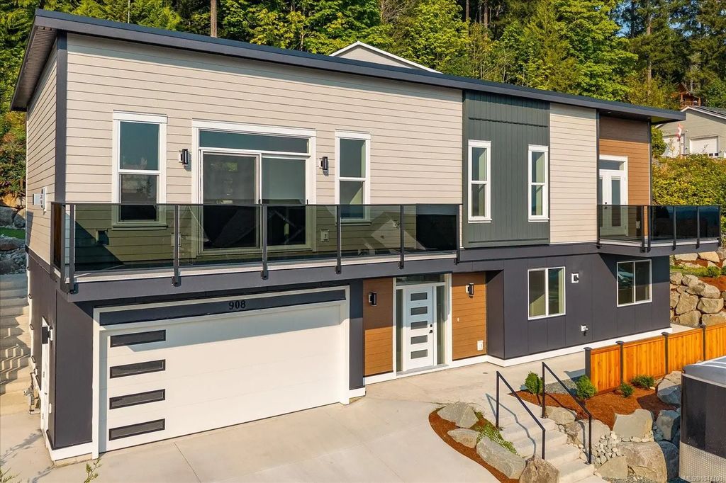 908 Craig Rd, Ladysmith