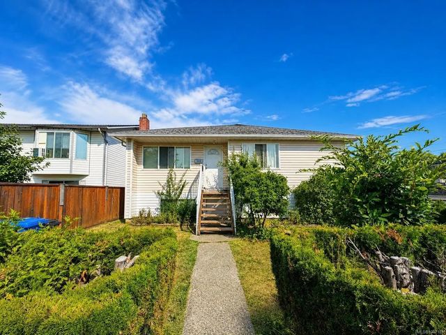 2 of 35 - 3813 14th Ave, Port Alberni, BC