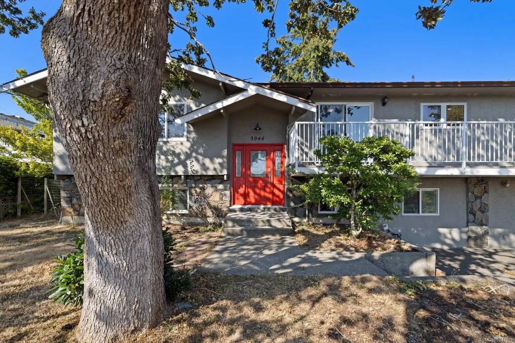 3944 Circle Dr, Metchosin