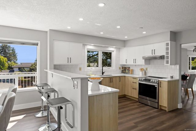 3 of 70 - 3944 Circle Dr, Metchosin, BC