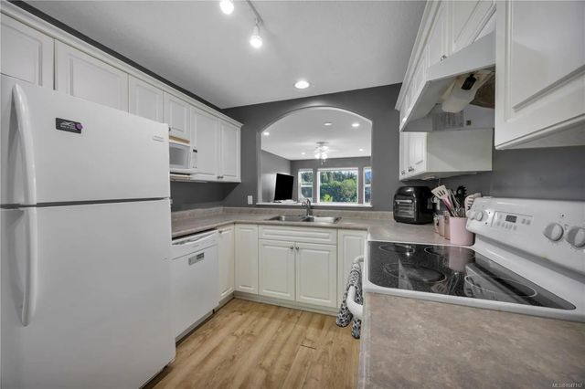 3 of 23 - 4780 Fairbrook Cres, Nanaimo, BC