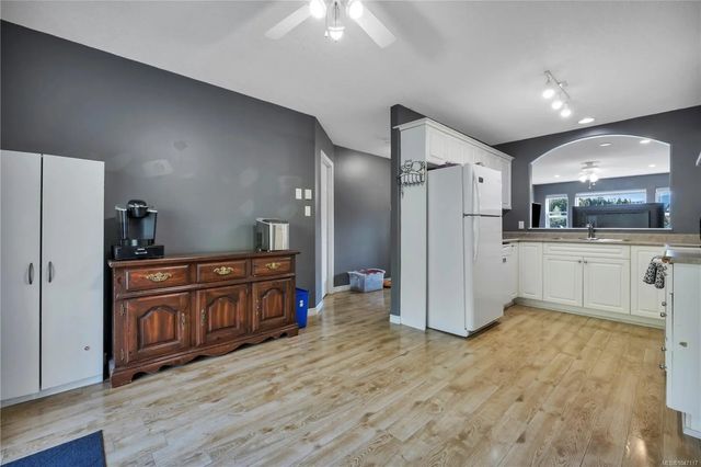 4 of 23 - 4780 Fairbrook Cres, Nanaimo, BC