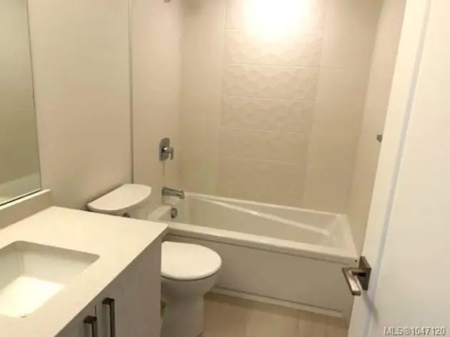 4 of 23 - 147 Haliburton St 502, Nanaimo, BC
