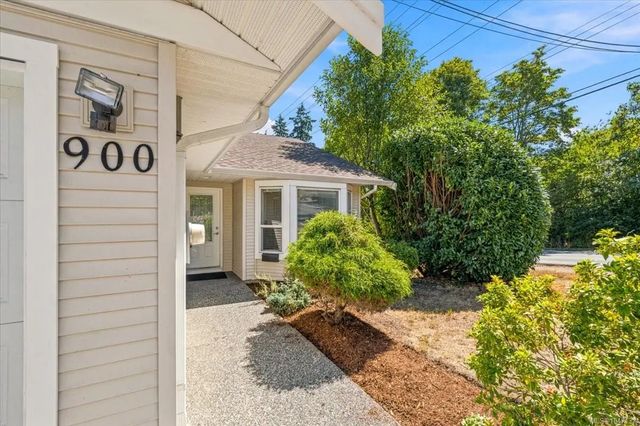 2 of 40 - 900 Georgia Ave, Nanaimo, BC