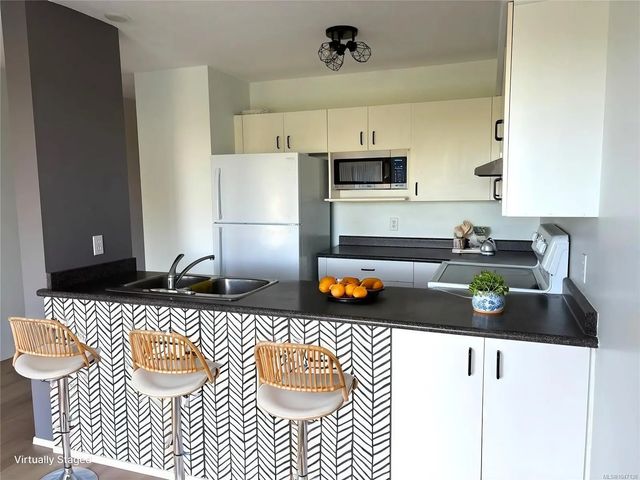 2 of 31 - 9916 Daniel St 106, Chemainus, BC