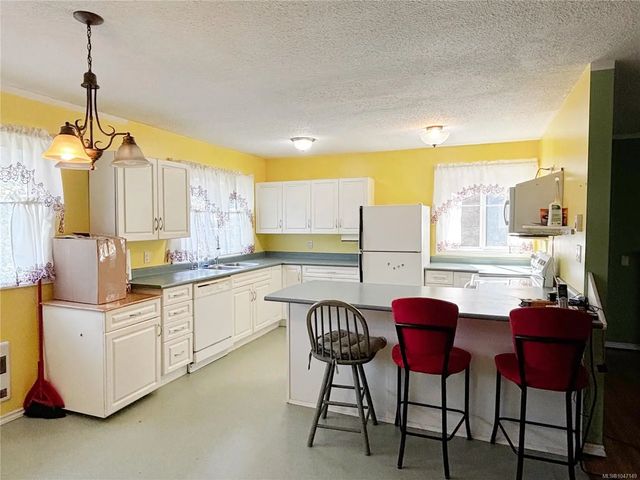 2 of 24 - 390 Alder Cres, Gold River, BC