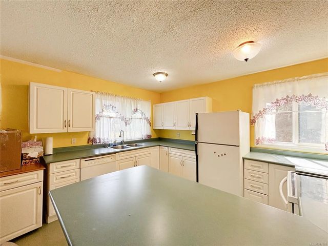3 of 24 - 390 Alder Cres, Gold River, BC