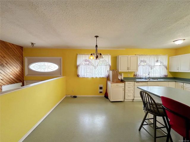 4 of 24 - 390 Alder Cres, Gold River, BC