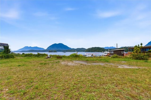 5 of 17 - 356-360 Main St, Tofino, BC