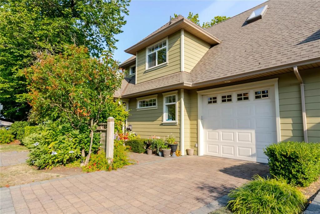 2420 Mt. Baker Ave, Sidney