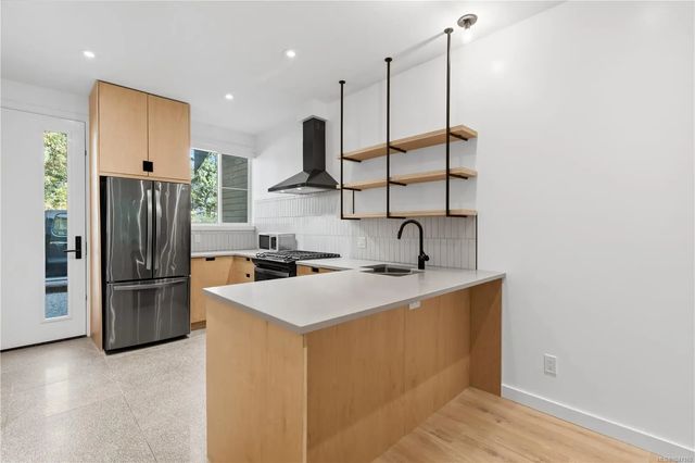 3 of 33 - 590 Marine Dr 6, Ucluelet, BC