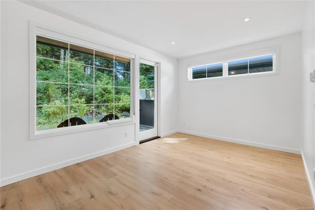 4 of 33 - 590 Marine Dr 6, Ucluelet, BC