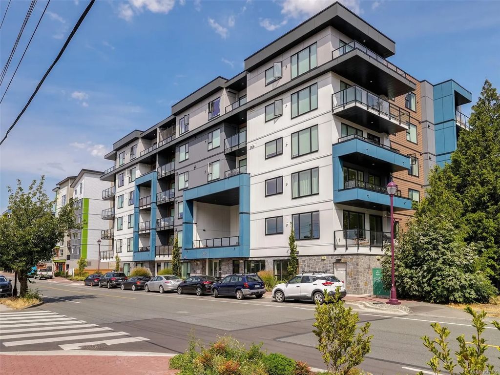 842 Orono Ave 405, Langford