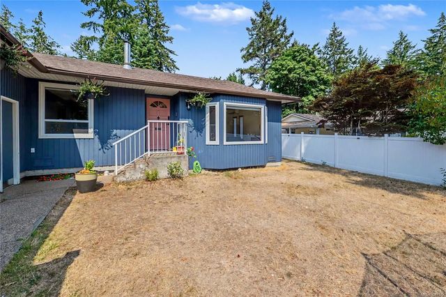 2 of 35 - 3730 Departure Bay Rd, Nanaimo, BC