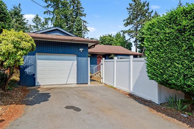 3 of 35 - 3730 Departure Bay Rd, Nanaimo, BC