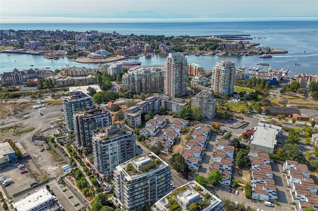 455 Sitkum Rd 209, Victoria