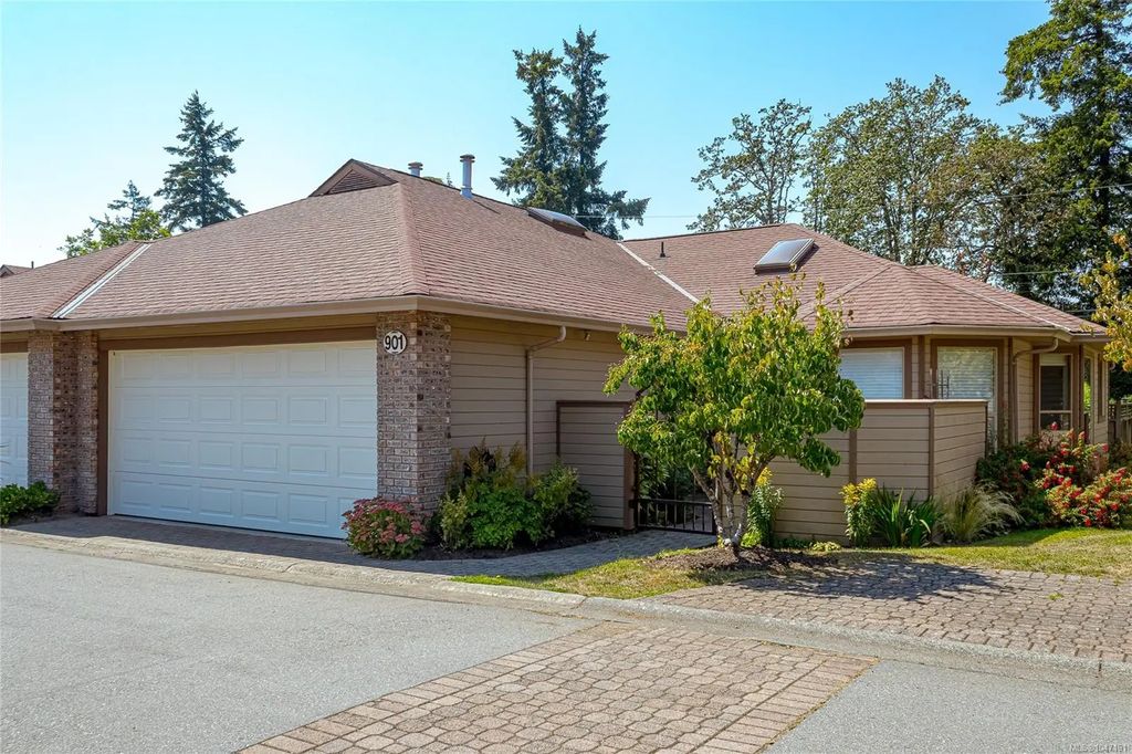 4515 Pipeline Rd 901, Saanich