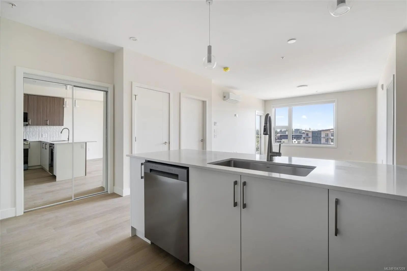 1047209, Residential, 777 Station Ave 609, Langford, BC, , , V9B 7K5